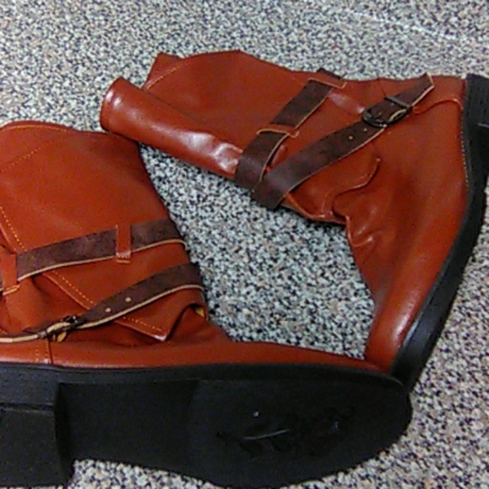 DAHONGMA FASHION BOOTS NWOT!!! - Picture 1 of 5